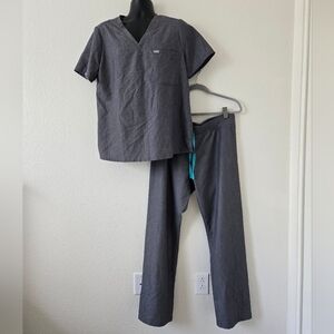 Figs Set Technical Collection Scrub set Top Size XL Pants size Large Gray
